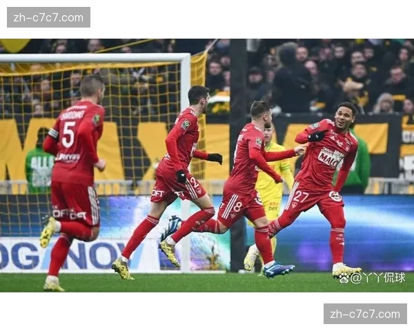 南特1-1战平布雷斯特，裁判判罚争议成赛后焦点